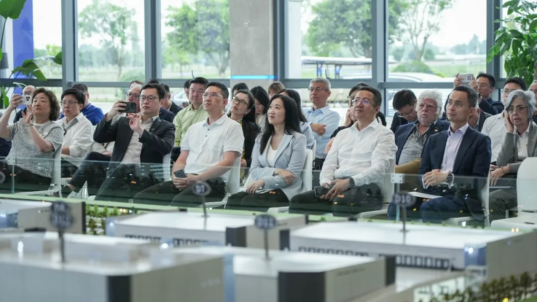 香港貿發局全球首席代表團到訪玉湖冷鏈成都園區 共商川港產業新合作